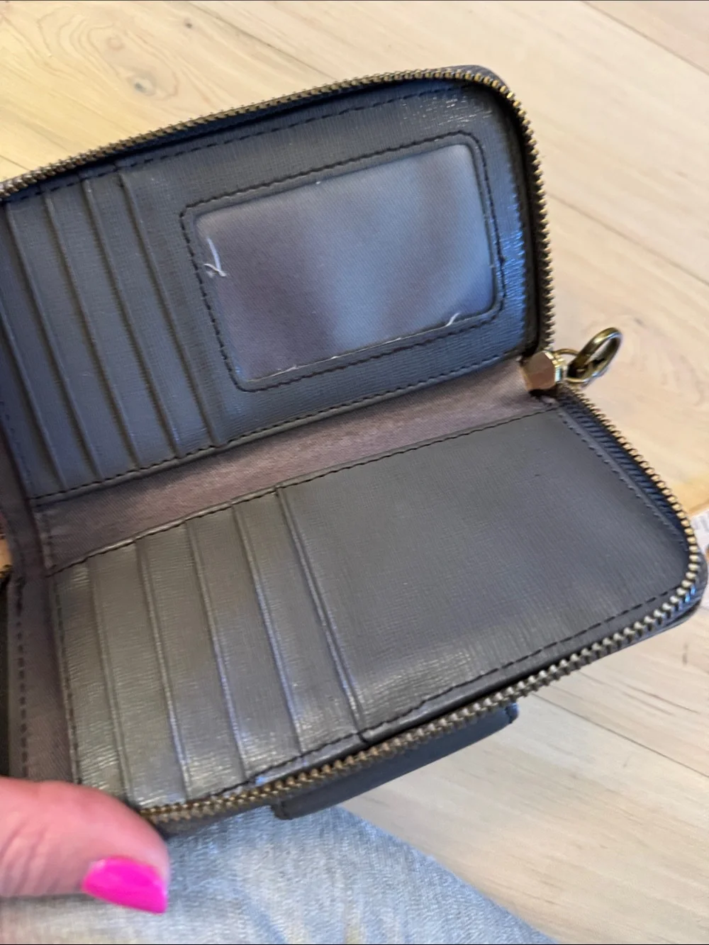 Fossil Quinn leather zip-around wallet wristlet-Gray-Classic